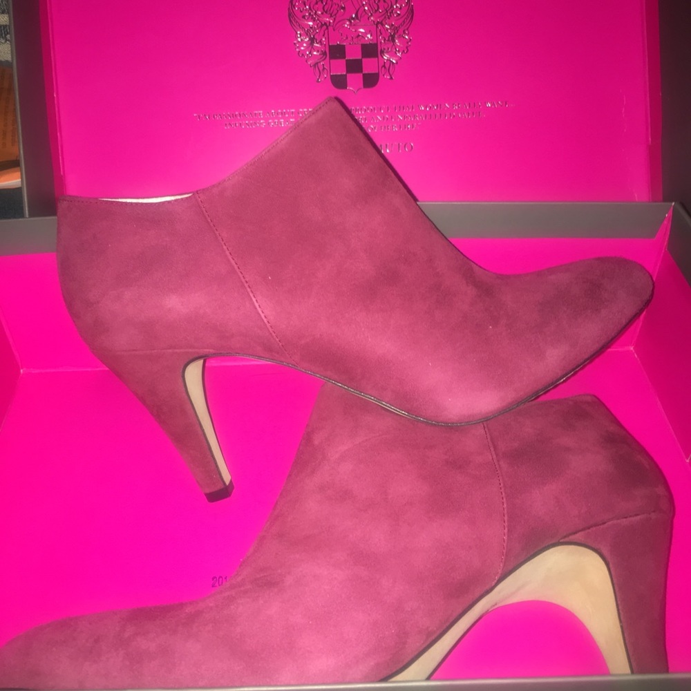 Vincent Camuto Booties